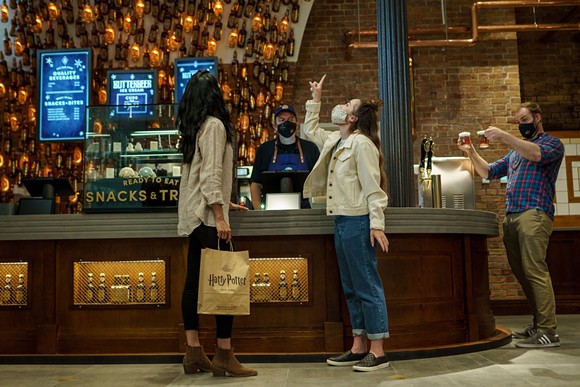 A butterbeer bar inside <a href='http://www.movierental.com/link/potter'>Harry Potter</a> New York - IMAGE VIA <a href='http://www.movierental.com/link/potter'>Harry Potter</a> NEW YORK | FACEBOOK