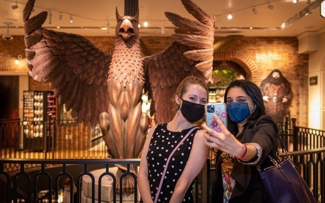 The World’s Only <a href='http://www.movierental.com/link/potter'>Harry Potter</a> Flagship Store Welcomes Customers Through The Doors For The First Time